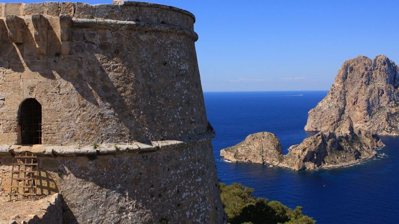Una ruta por las torres de defensa de Ibiza