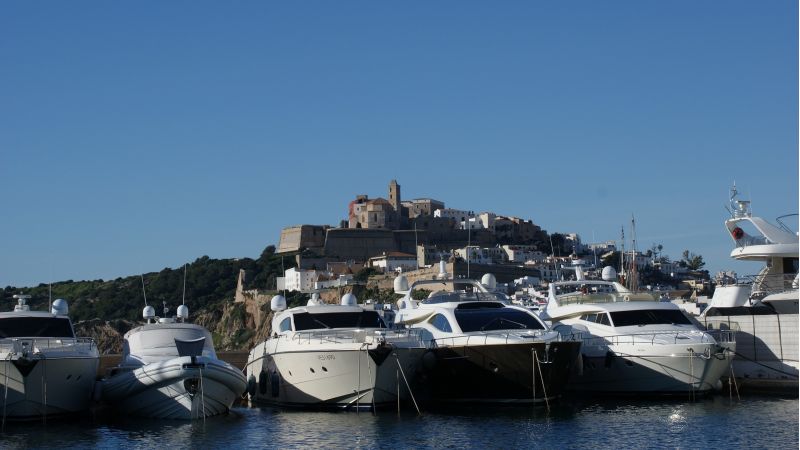 Alquilar un barco en Ibiza - En el barco (2ª parte)