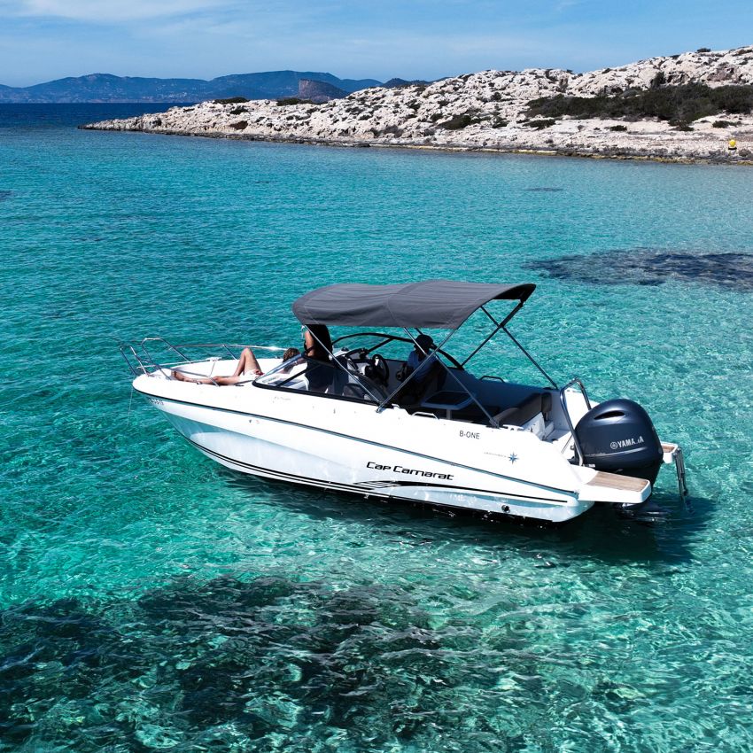 Alquilar barco Cap Camarat en Ibiza