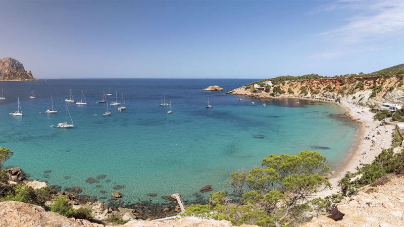 August in Ibiza: Plans for a Perfect Vacation